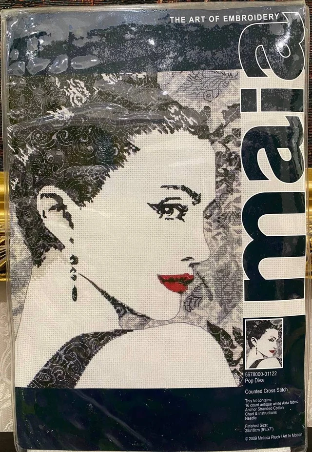 🖤💄 Maia “Pop Diva” — Melissa Pluch