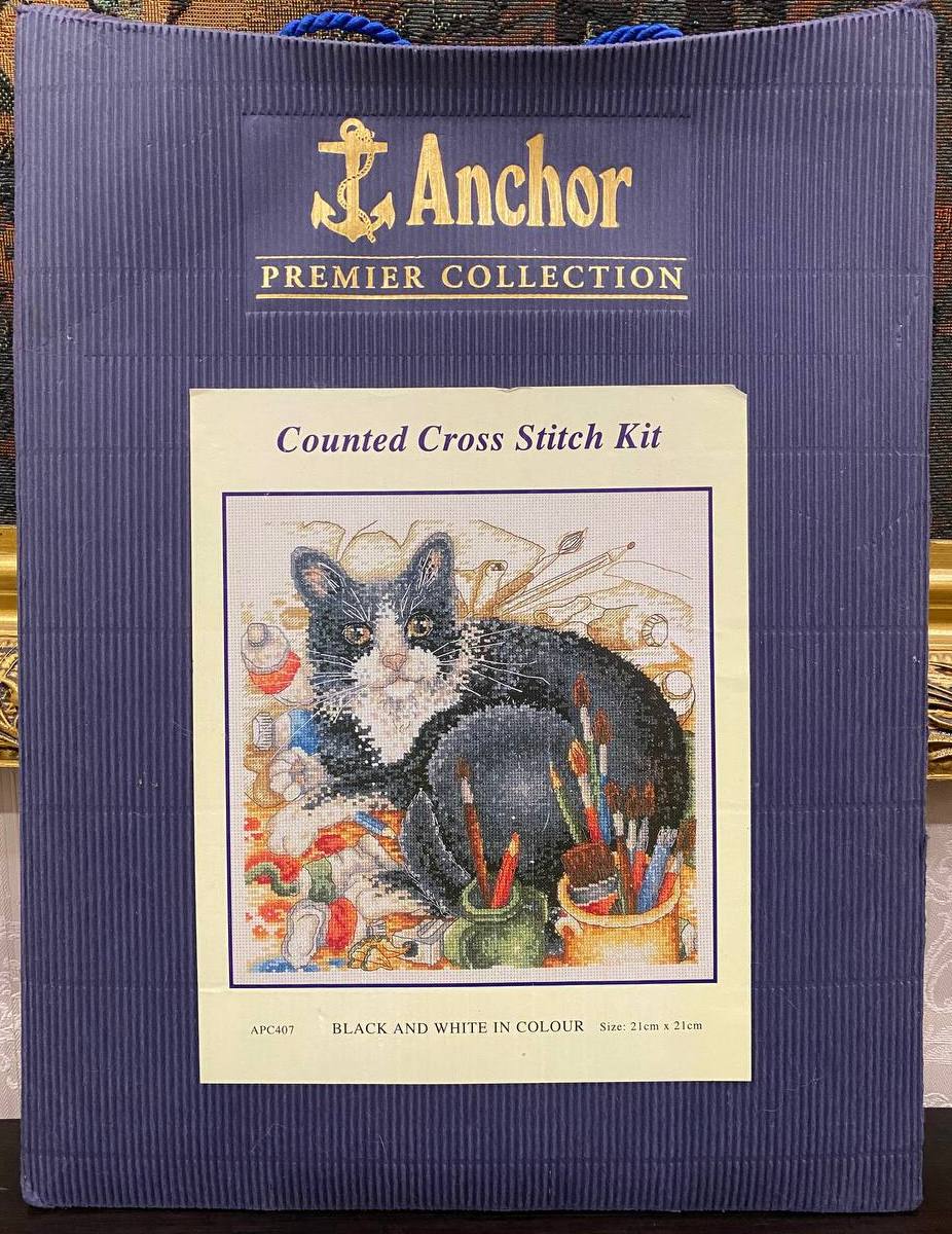 Anchor Premier Collection APC407 — “Black and White in Colour” 🐈‍⬛🪡
