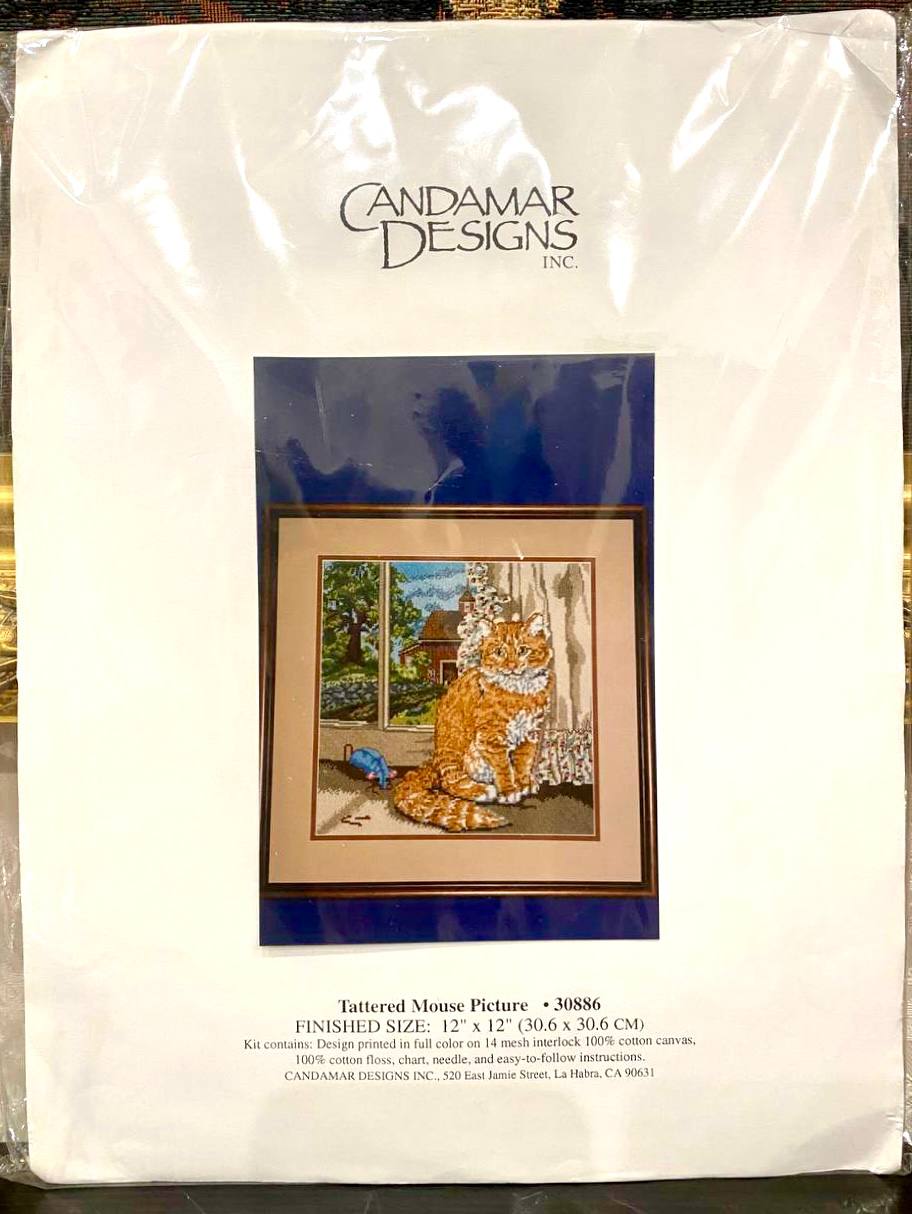Candamar Deaigns “Tattered Mouse Picture” 🐈🐭🤎